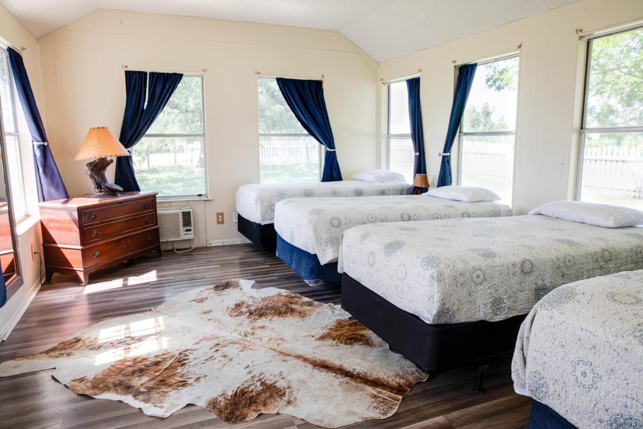 Stay On A 350-Acre Cattle Ranch! Brazos River! Tubing! Petting Zoo! Weatherford Exterior foto