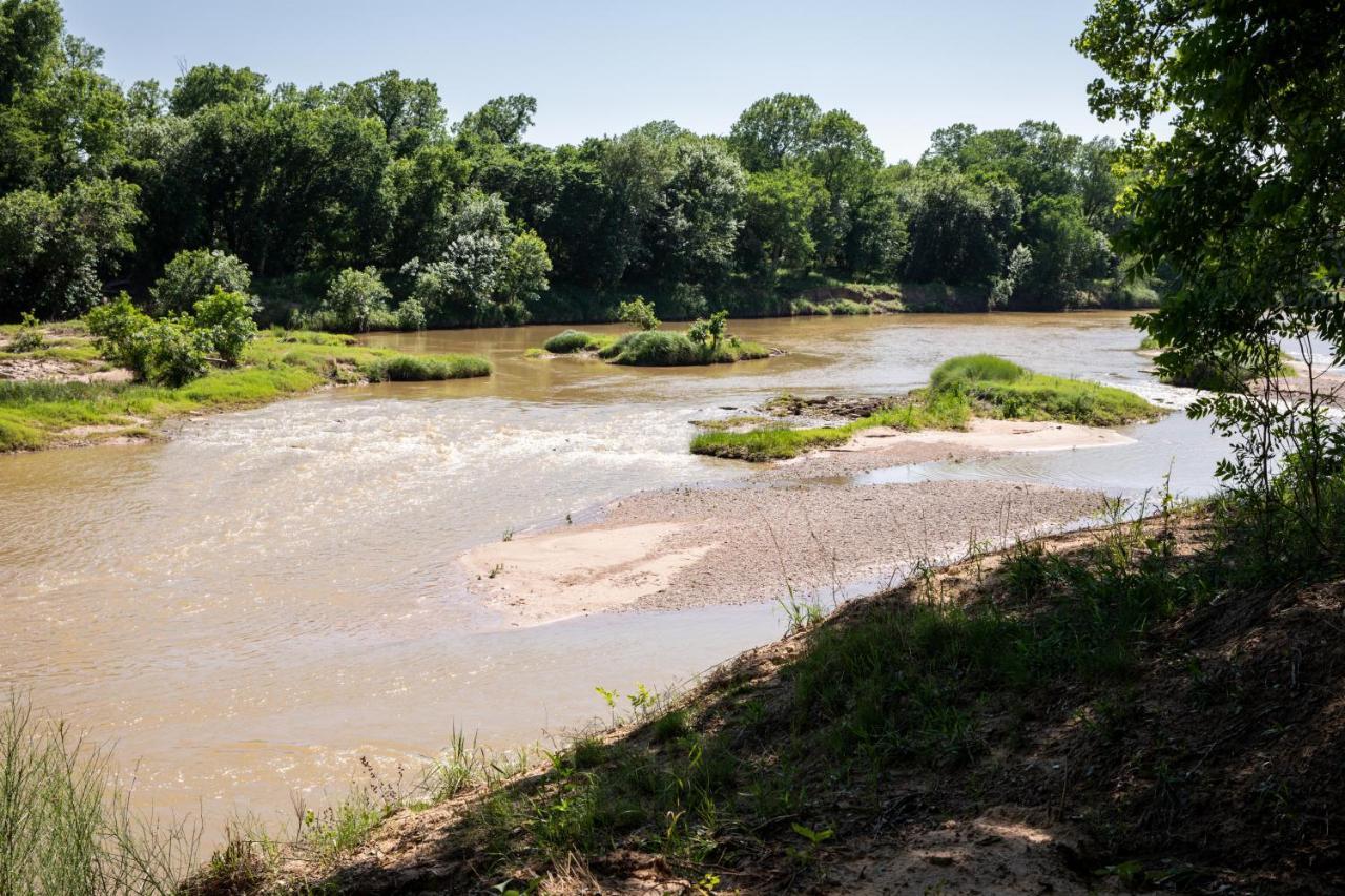 Stay On A 350-Acre Cattle Ranch! Brazos River! Tubing! Petting Zoo! Weatherford Exterior foto