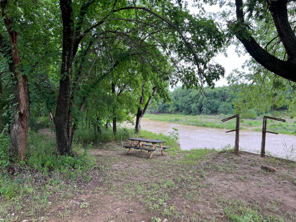 Stay On A 350-Acre Cattle Ranch! Brazos River! Tubing! Petting Zoo! Weatherford Exterior foto